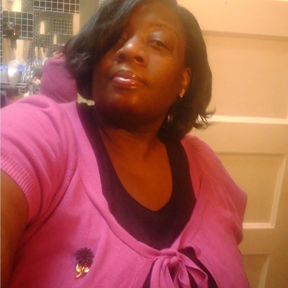 Meet your Posher, Laura - Picture 3 of 8